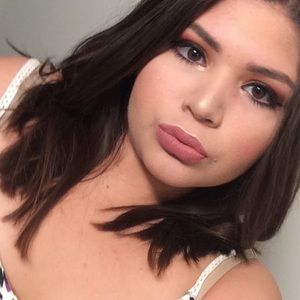 Meet your Posher, Janelle